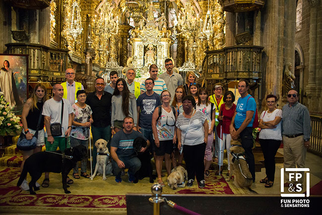 El grupo terminada la misa del peregrino en la Catedral de Santiago.